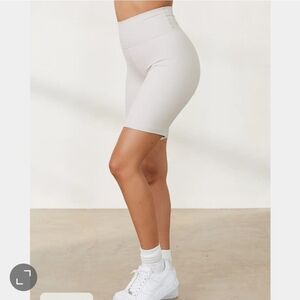 Lounge 365 Second Skin Cycling Shorts in Stone, Size M
